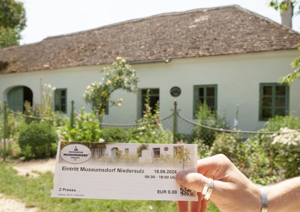 Eintrittskarte Museum Mockup